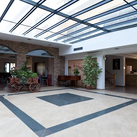 Olympic Village & Szálloda