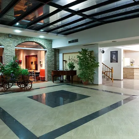 Hotel Olympic Village & 4*