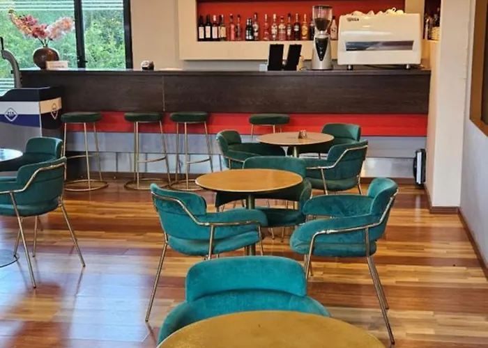 Olympic Village & オリンピア