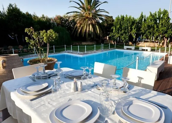 Olympic Village & ホテル